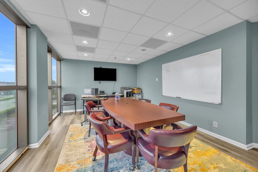 More Photos Of 631 US Highway 1, North Palm Beach Office For Sale