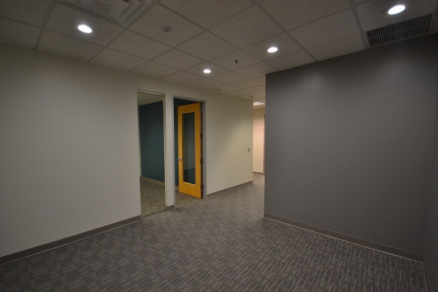 More Photos Of 3930 E Ray Rd, Phoenix Office For Lease