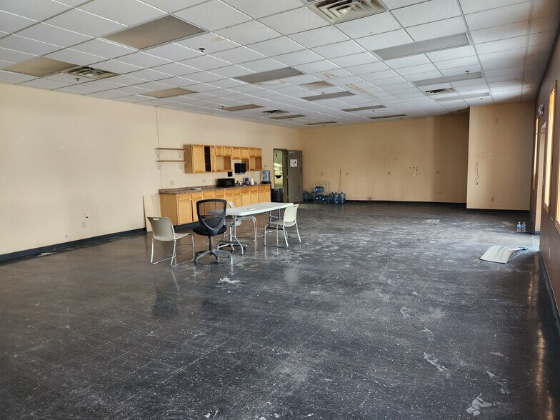 More Photos Of 11356 215th St W, Lakeville Manufacturing For Sale