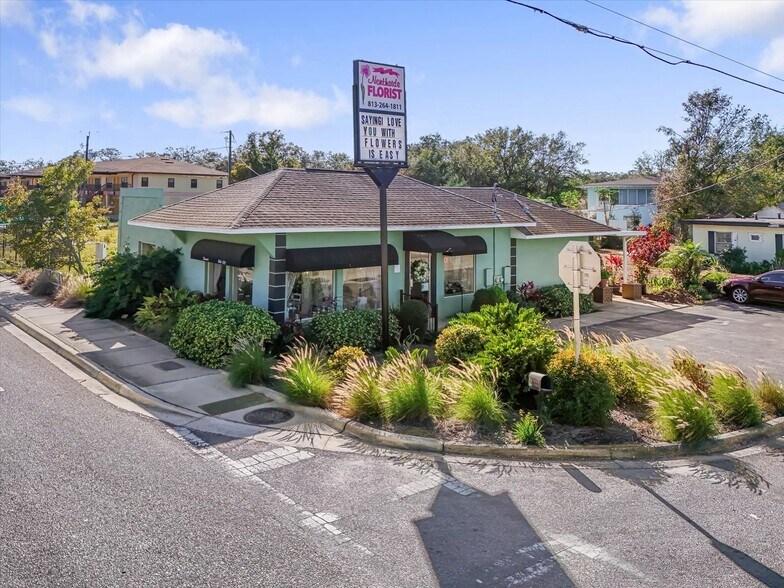 More Photos Of 13642 N Florida Ave, Tampa Freestanding For Sale