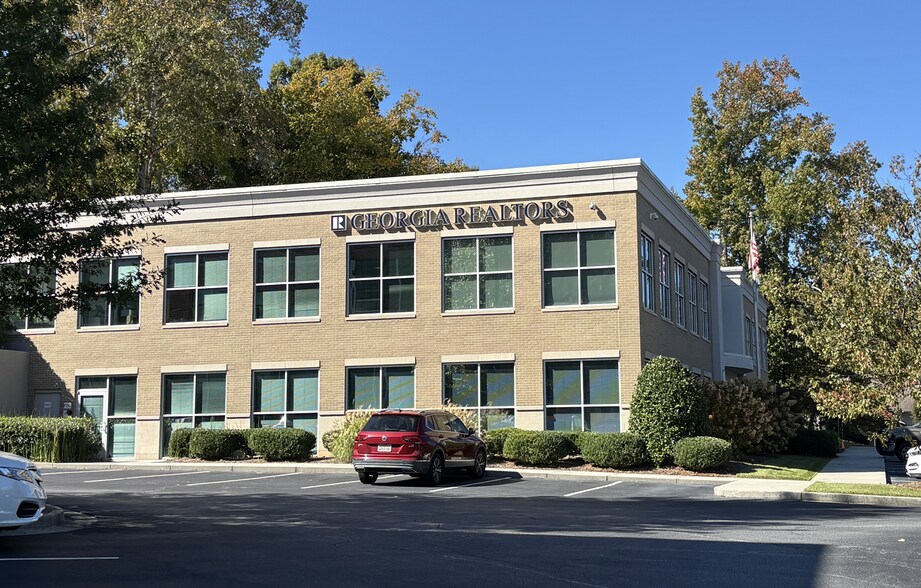 More Photos Of 6065 Barfield Rd NE, Atlanta Office For Lease
