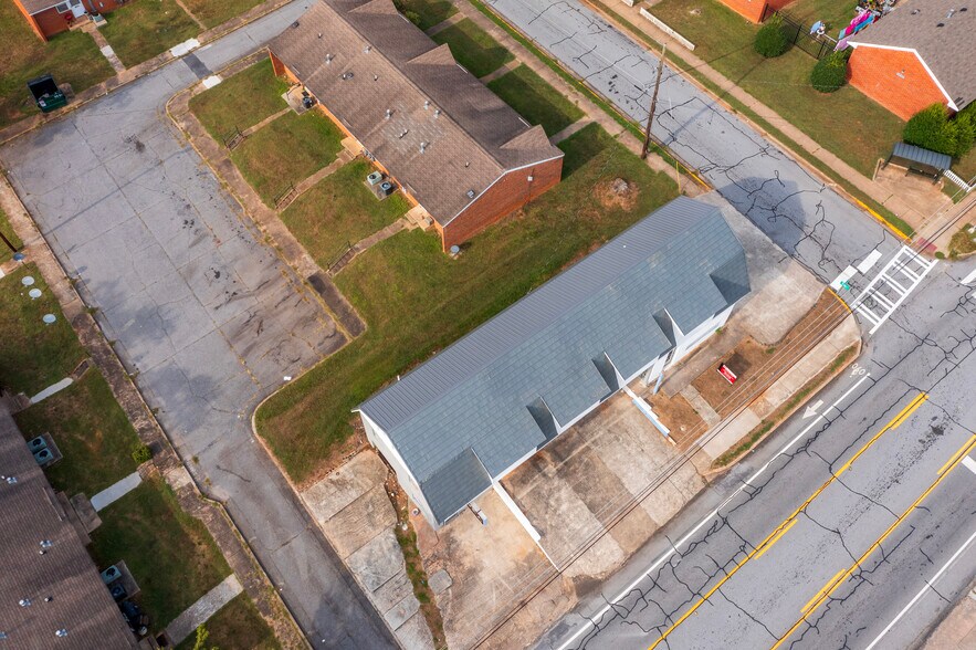 More Photos Of 1044 Baxter St, Athens Freestanding For Sale