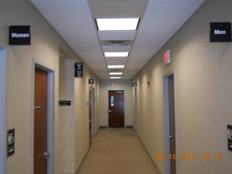 More Photos Of 1543 State Route 27, Somerset Medical For Lease