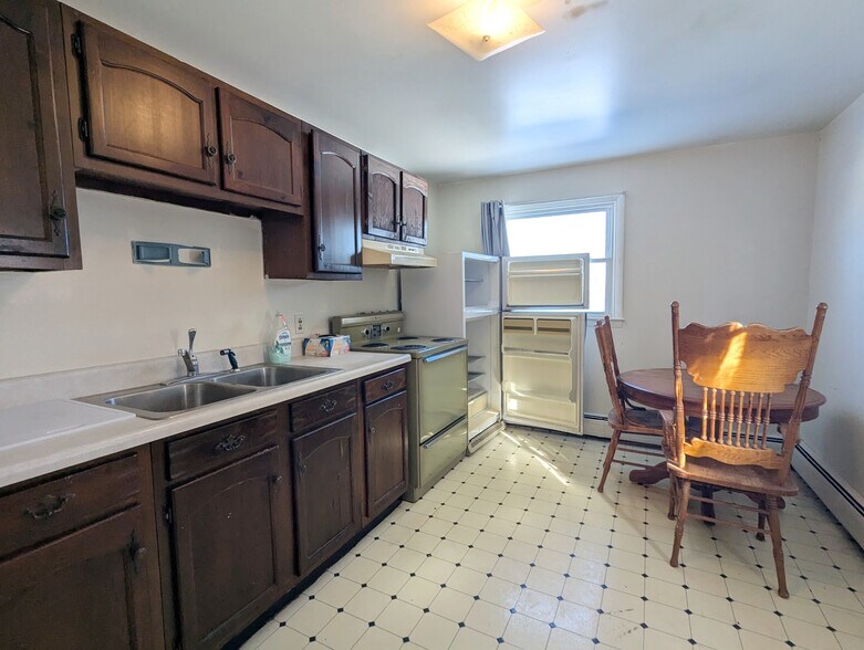 More Photos Of 8372 N Saginaw Rd, Mount Morris Restaurant For Sale