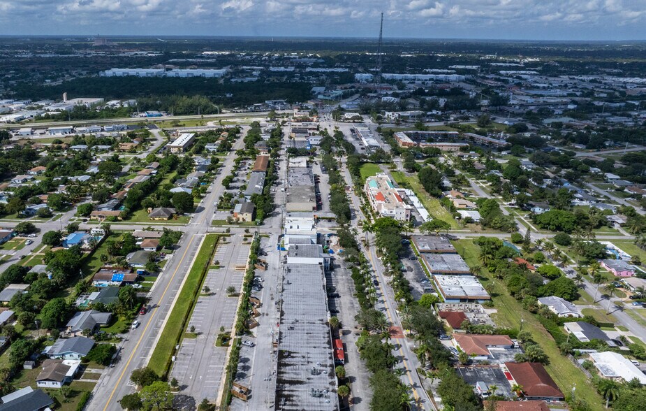 More Photos Of 800 Park Ave, West Palm Beach Storefront Retail Office For Sale