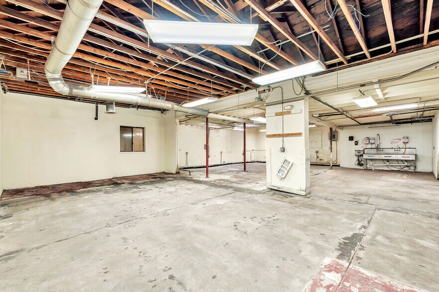 More Photos Of 2025-2027 W Colorado Ave, Colorado Springs Freestanding For Sale