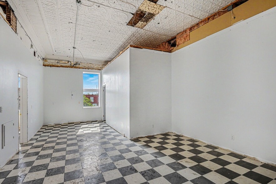 More Photos Of , Bay City General Retail For Sale