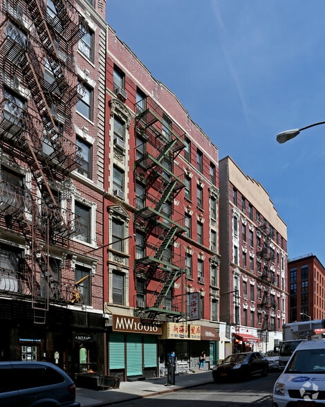 More Photos Of 169 Mott St, New York Apartments For Lease