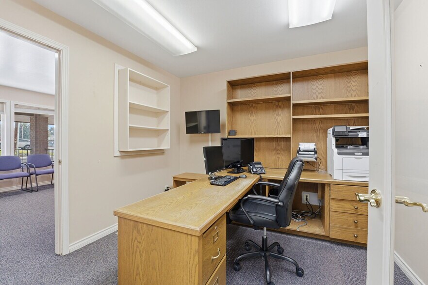 More Photos Of 3802 Tieton Dr, Yakima Office Residential For Sale