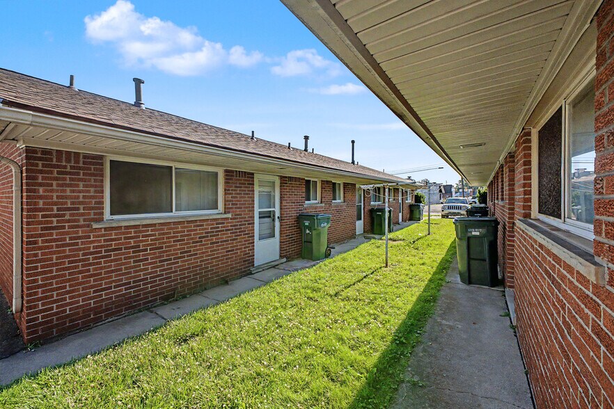 More Photos Of 4222 Drouillard St, Lincoln Park Apartments For Sale