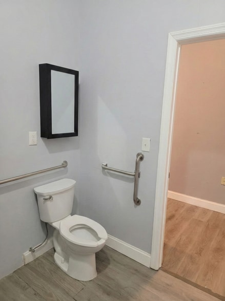 More Photos Of 495 Clinton Ave, Newark General Retail For Lease