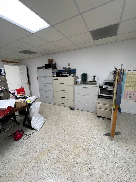 More Photos Of 3815 Bunker Hill Rd, Brentwood Warehouse For Sale