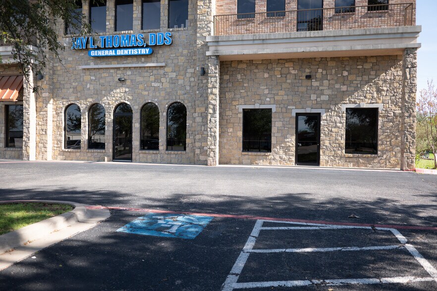 More Photos Of 3301 E US Highway 377, Granbury Storefront Retail Office For Lease