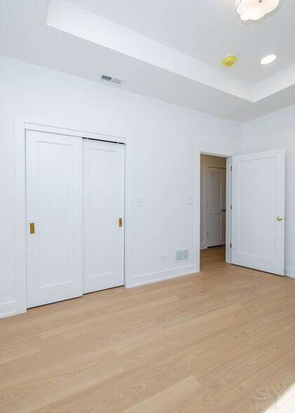 More Photos Of 6044 Eberhart ave, Chicago Apartments For Sale