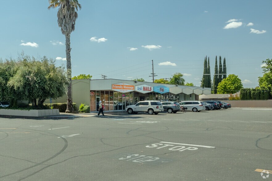 More Photos Of 5892 S Land Park Dr, Sacramento Unknown For Lease