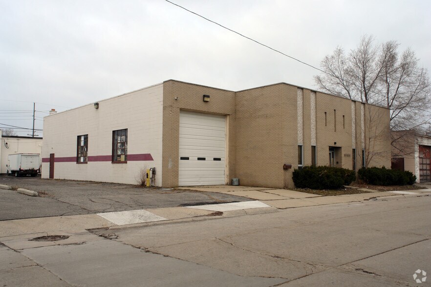 More Photos Of 23201 Roseberry Ave, Warren Warehouse For Sale