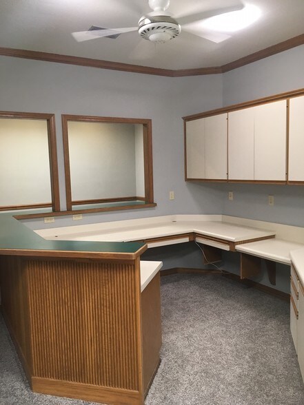 More Photos Of 6160 N Davis Hwy, Pensacola Office For Sale