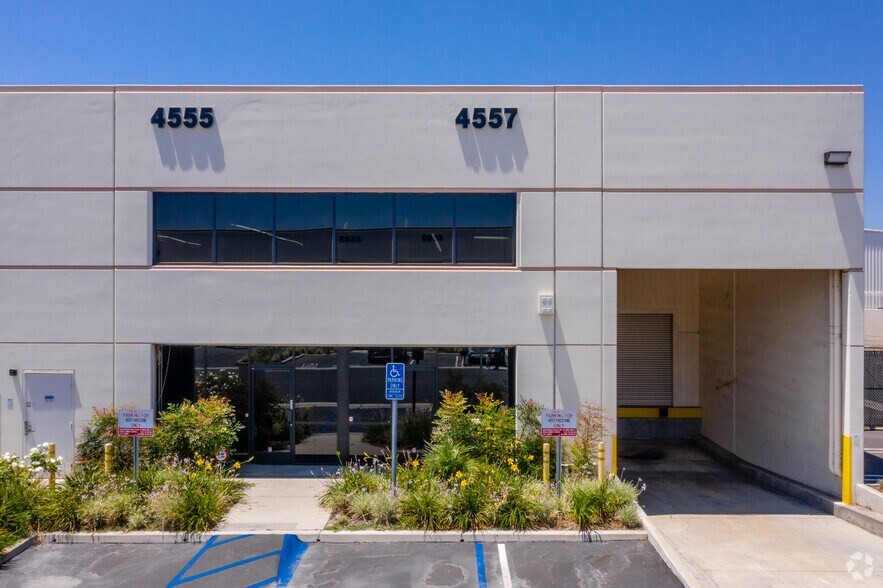 More Photos Of 4553-4557 Firestone Blvd, South Gate Light Manufacturing For Lease