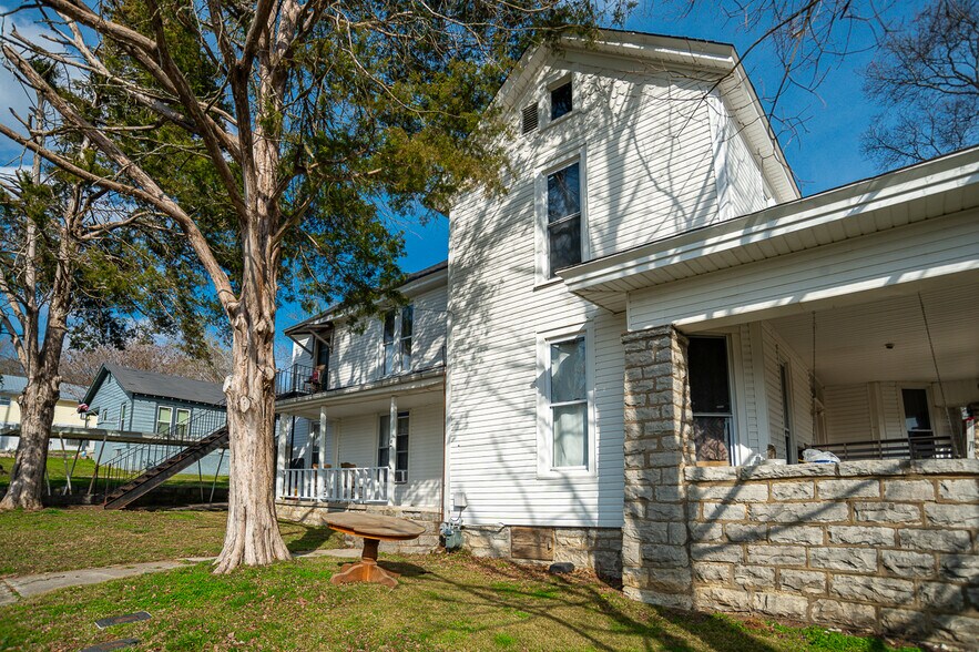 More Photos Of 304 Washington St E, Fayetteville Specialty For Sale