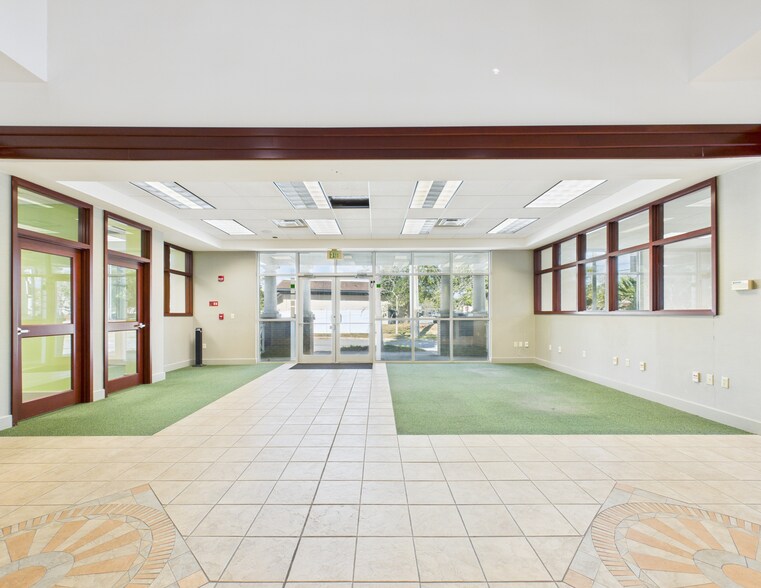 More Photos Of 6050 St Augustine Rd, Jacksonville Freestanding For Sale