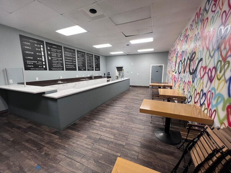 More Photos Of 15355 Sherman Way, Van Nuys Unknown For Lease