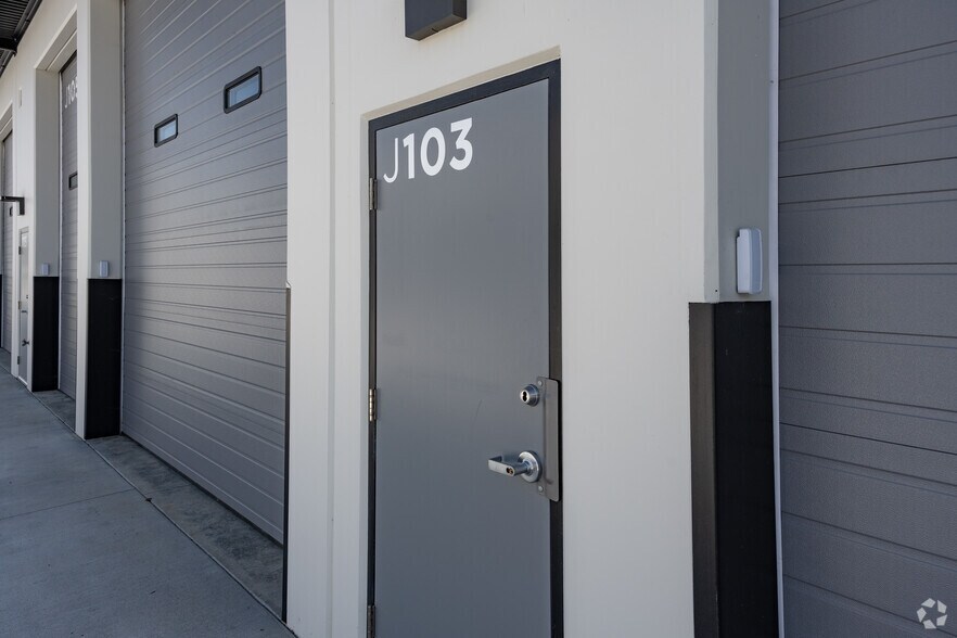 More Photos Of 1055 Soscol Ferry Rd, Napa Distribution For Sale
