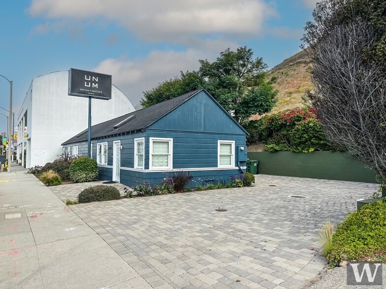 Primary Photo Of 22467 Pacific Coast Hwy, Malibu Freestanding For Lease