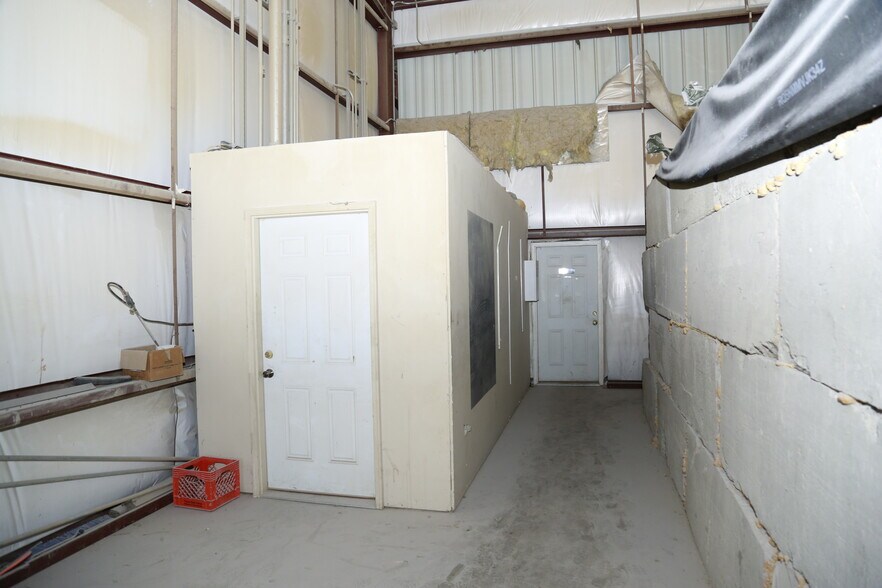 More Photos Of 255 S Plant St, Morgantown Distribution For Lease
