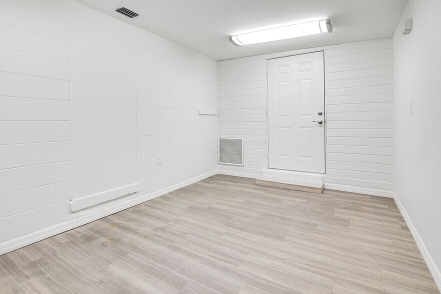 More Photos Of 4749 Hargrave St, Orlando Medical For Sale