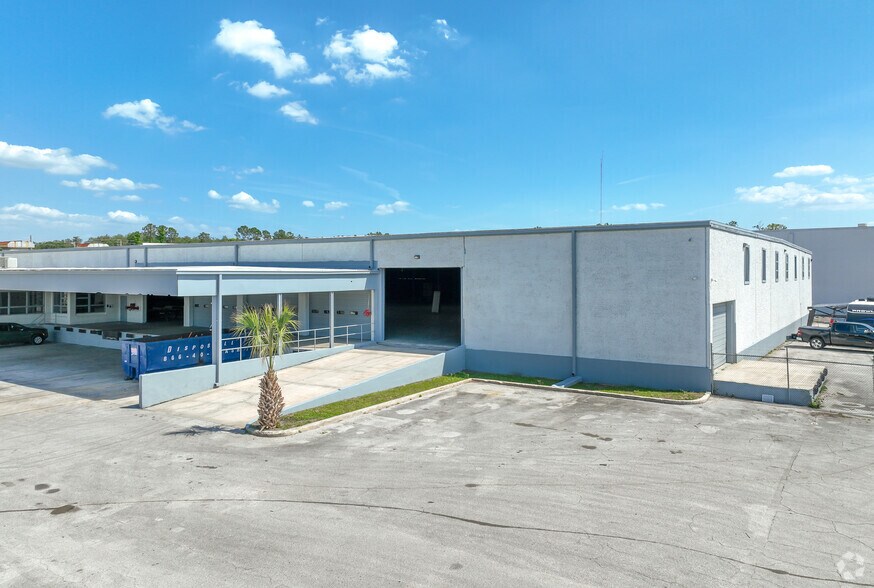 More Photos Of 3750 Bengert St, Orlando Warehouse For Lease