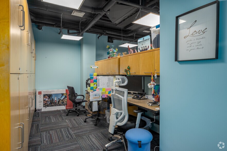 More Photos Of 1406 Centre St NE, Calgary Apartments For Sale