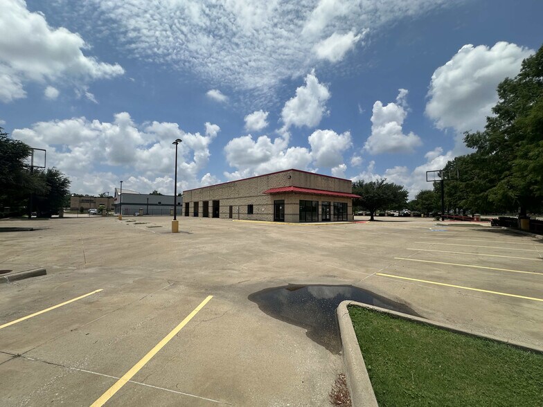 More Photos Of 7380 Chase Oaks Blvd, Plano Distribution For Lease