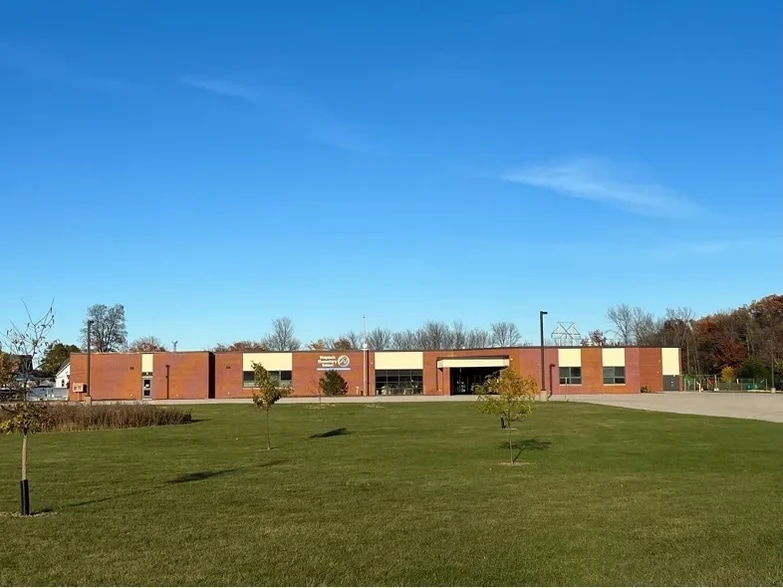 More Photos Of 3994 Wequiock Rd, Green Bay Specialty For Sale