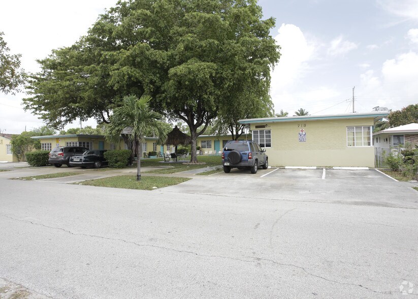 More Photos Of 705-713 NE 3rd St, Hallandale Beach Apartments For Sale