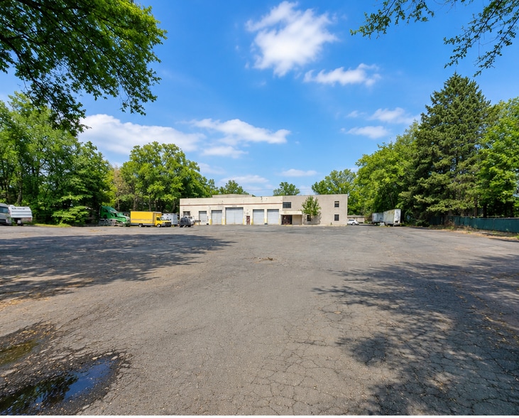 More Photos Of 525 Ella T Grasso Blvd, New Haven Manufacturing For Lease
