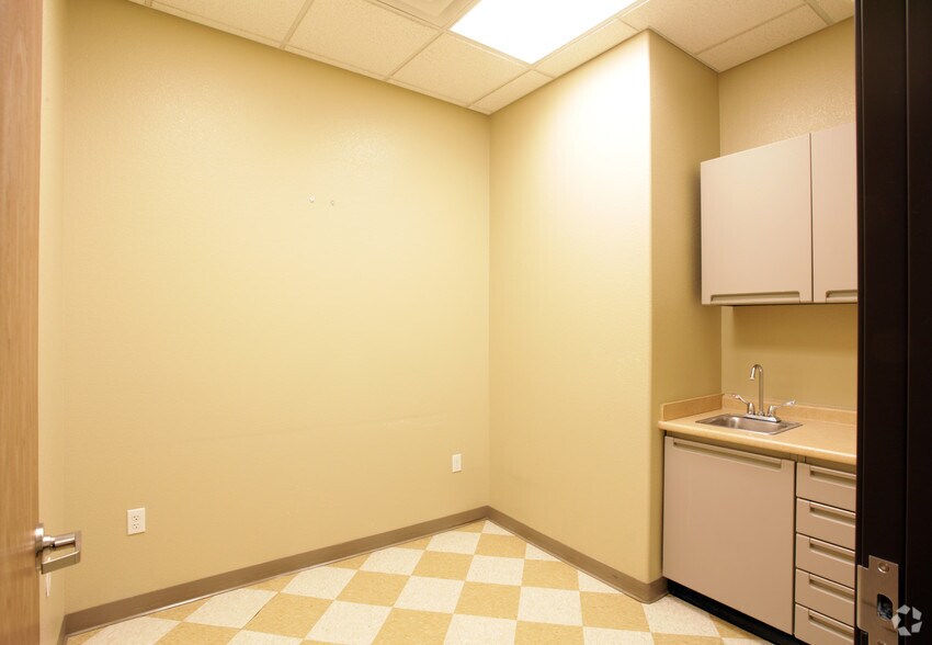 More Photos Of 3061 S Maryland Pky, Las Vegas Medical For Lease