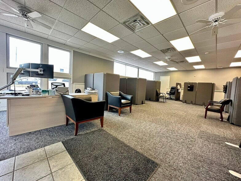 More Photos Of 705 Lamar St, Wichita Falls Office For Sale