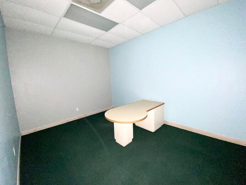 More Photos Of 3102 E Business 83, Weslaco Office For Lease