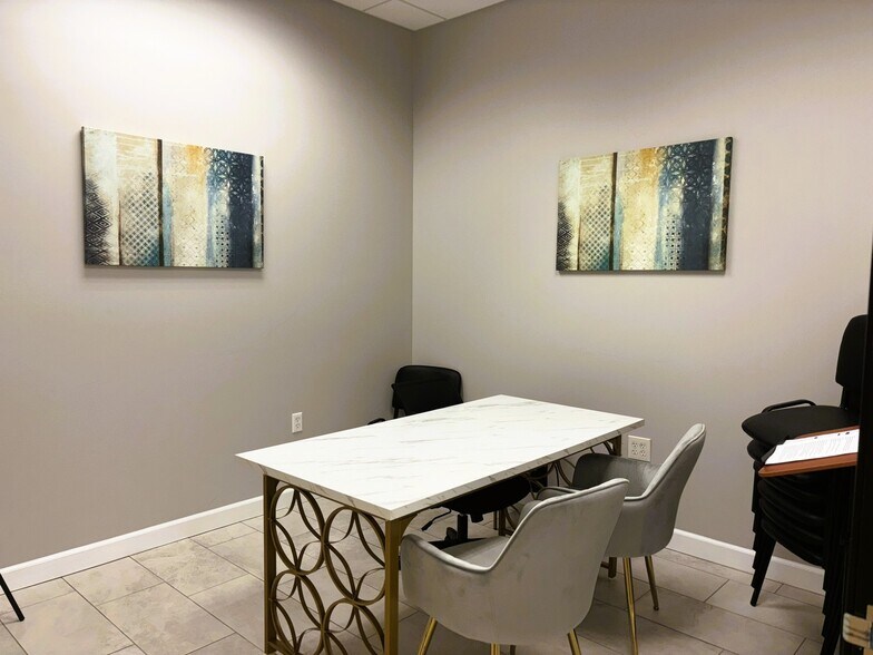 More Photos Of 80 N McClintock Dr, Chandler Medical For Sale