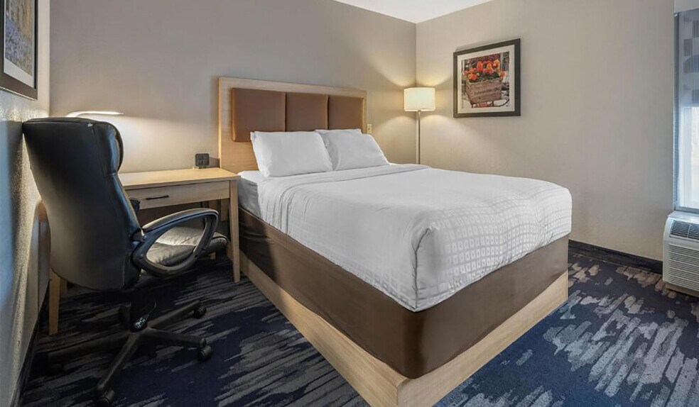 More Photos Of 1030 State Road 229, Batesville Hotel For Sale