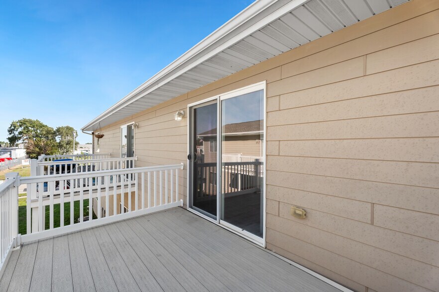 More Photos Of 1026 Cornell St, Vermillion Apartments For Sale