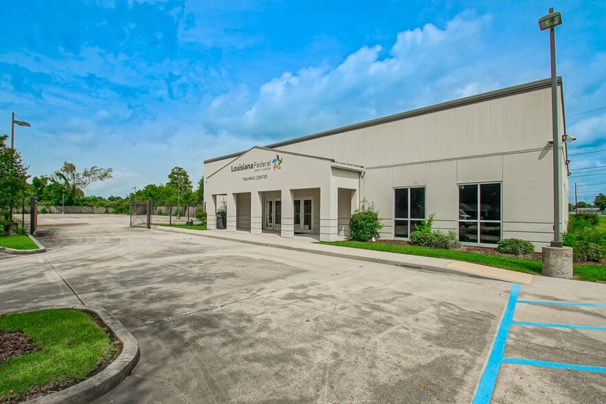 More Photos Of 805 Robin St/ 406 Airline Hwy, La Place Office For Sale