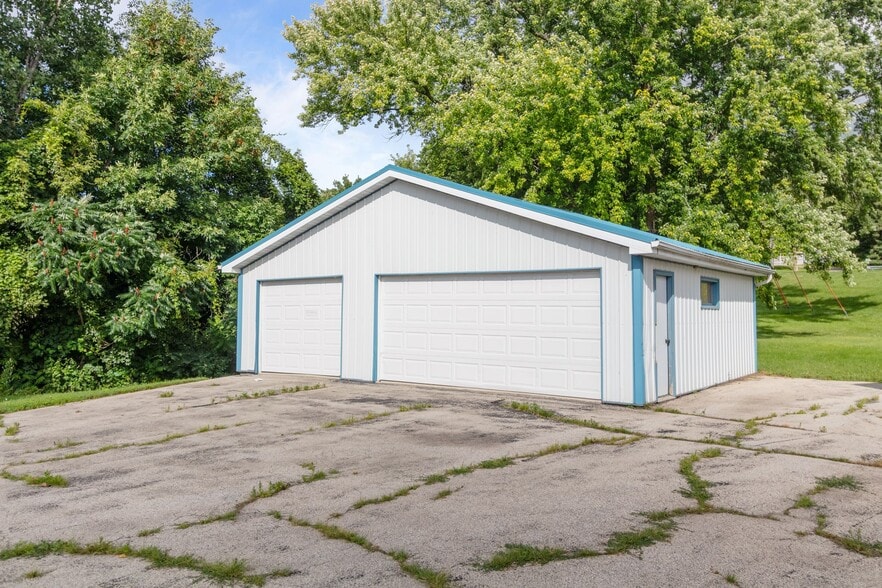 More Photos Of N7658 County Highway WH, Taycheedah Manufacturing For Sale