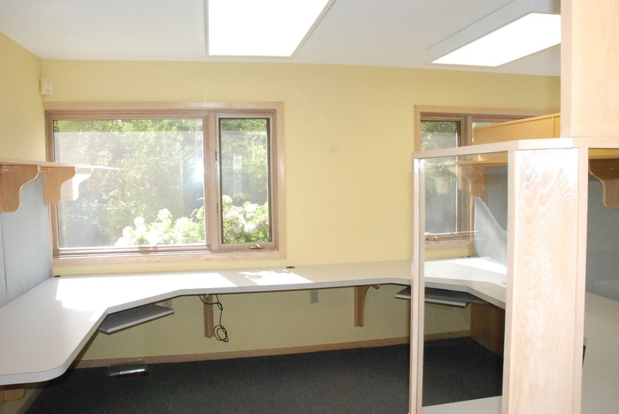 More Photos Of 4620 N US Highway 31 N, Traverse City Office For Lease