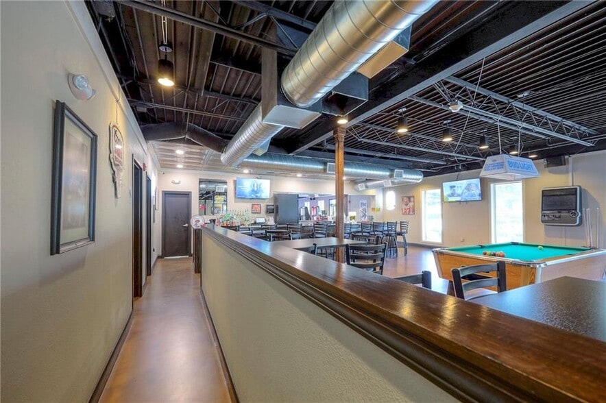 More Photos Of 4545 N Brighton Ave, Kansas City Bar For Sale