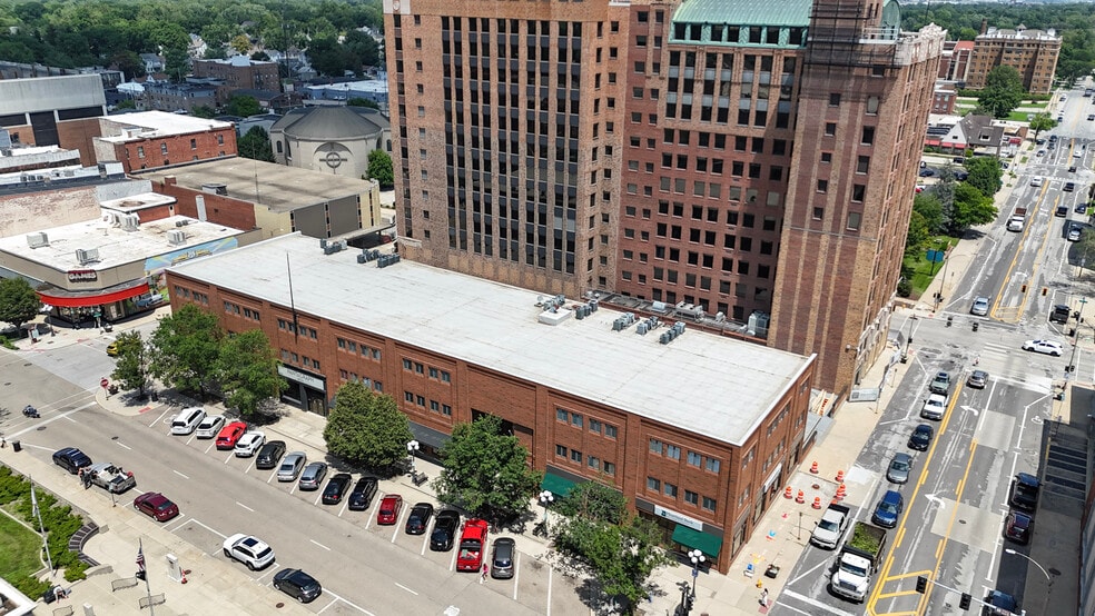 Primary Photo Of 205 N Main St, Bloomington Office For Lease