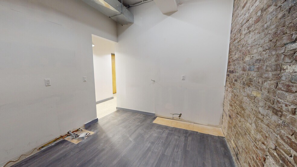 More Photos Of 20 Warren St, New York Medical For Lease