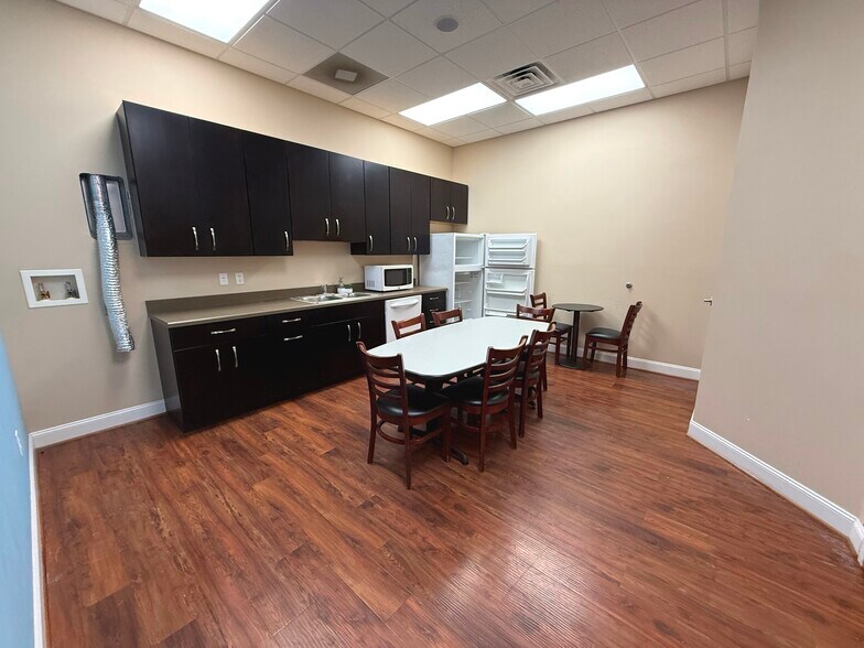 More Photos Of 3751 S Clyde Morris Blvd, Port Orange Storefront Retail Office For Lease