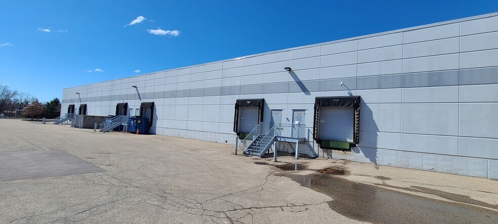 More Photos Of 2400 Pilot Knob Rd, Mendota Heights Light Manufacturing For Lease