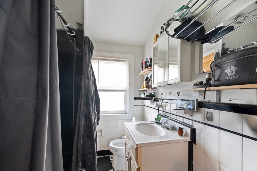 More Photos Of 186 Summit St, Pawtucket Apartments For Sale